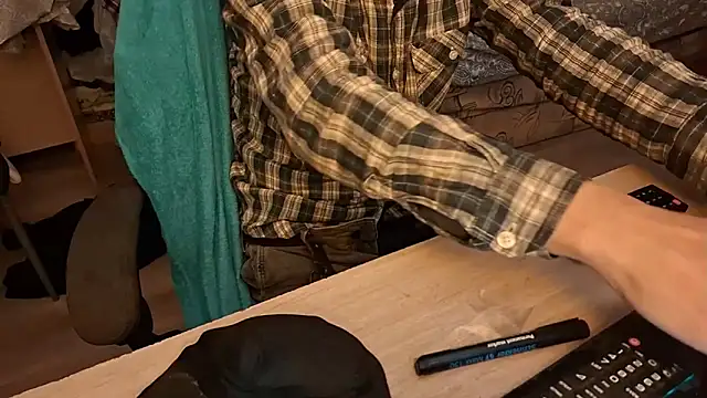 Snapshot of Danyell_K287 chatting on 03/02/25, 06:30 Danyell K287 online show from 03/02/25, 06:30