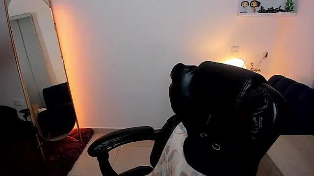 Cassandra Caiin online show from 04/20/26, 02:36