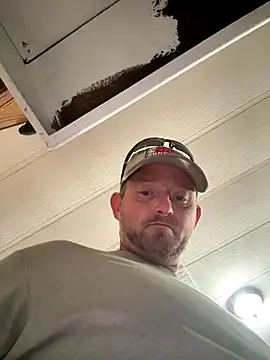 Snapshot of smokeymt420 chatting on 11/05/25, 03:50 smokeymt420 online show from 11/05/25, 03:50