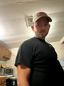 Snapshot of smokeymt420 chatting on 11/19/25, 04:01 smokeymt420 online show from 11/19/25, 04:01