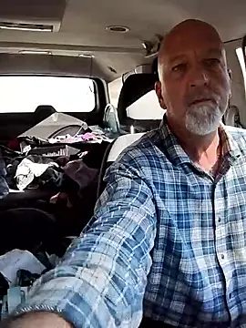 Snapshot of Yankeedave420 chatting on 10/30/25, 03:02 Yankeedave420 online show from 10/30/25, 03:02