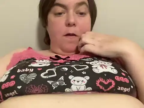 Snapshot of ParisNova chatting on 12/04/24, 11:57 ParisNova online show from 12/04/24, 11:57