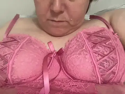 Snapshot of ParisNova chatting on 01/03/25, 12:22 ParisNova online show from 01/03/25, 12:22