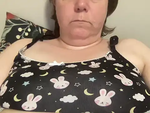 Snapshot of ParisNova chatting on 01/05/25, 09:15 ParisNova online show from 01/05/25, 09:15