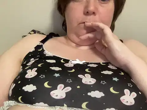 Snapshot of ParisNova chatting on 01/27/25, 11:00 ParisNova online show from 01/27/25, 11:00