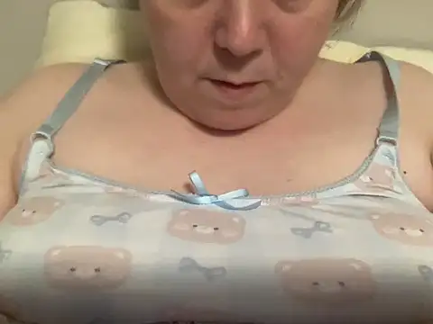 Snapshot of ParisNova chatting on 03/05/25, 02:46 ParisNova online show from 03/05/25, 02:46