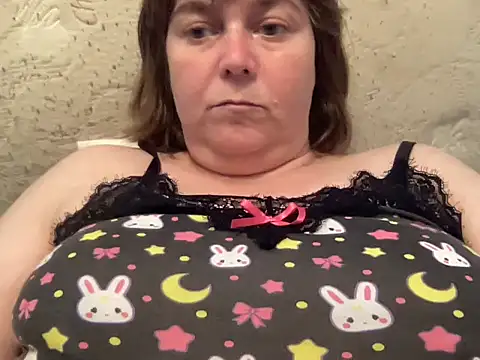 Snapshot of ParisNova chatting on 09/20/25, 09:16 ParisNova online show from 09/20/25, 09:16