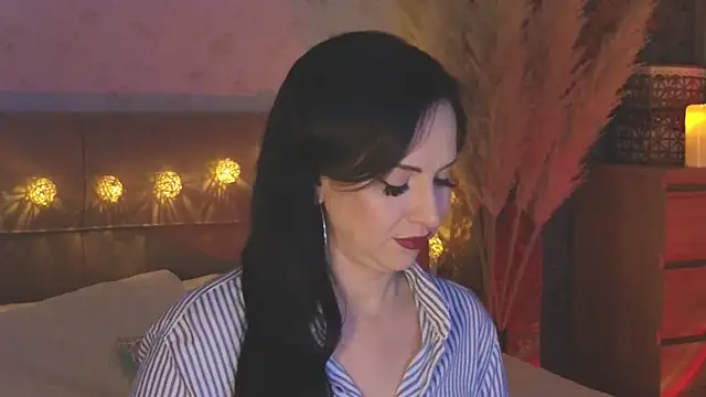 Snapshot of lily_conor chatting on 12/13/24, 05:00 lily conor online show from 12/13/24, 05:00