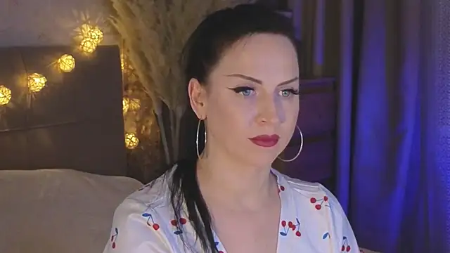 Snapshot of lily_conor chatting on 12/14/24, 03:25 lily conor online show from 12/14/24, 03:25