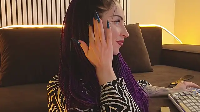 Snapshot of lily_conor chatting on 03/23/25, 12:36 lily conor online show from 03/23/25, 12:36