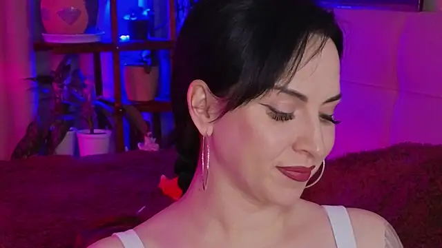 Snapshot of lily_conor chatting on 11/21/25, 06:50 lily conor online show from 11/21/25, 06:50