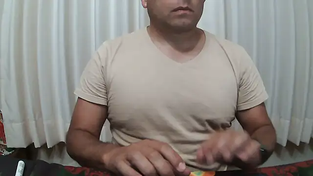 chicoguapo8 online show from 12/18/25, 05:57