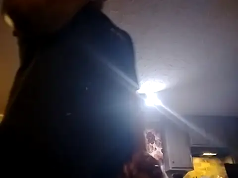 Snapshot of Makeyoucumallover chatting on 11/24/25, 06:35 Makeyoucumallover online show from 11/24/25, 06:35