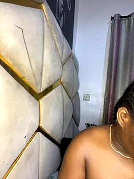 catty3232 online show from 10/04/25, 11:58