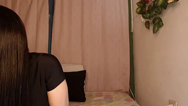 Estefani 32 online show from 01/17/26, 10:42