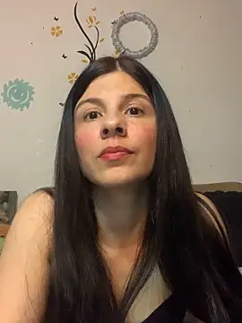 Estefani 32 online show from 03/14/26, 12:17