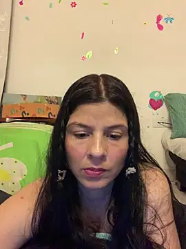 Estefani 32 online show from 04/29/26, 04:44