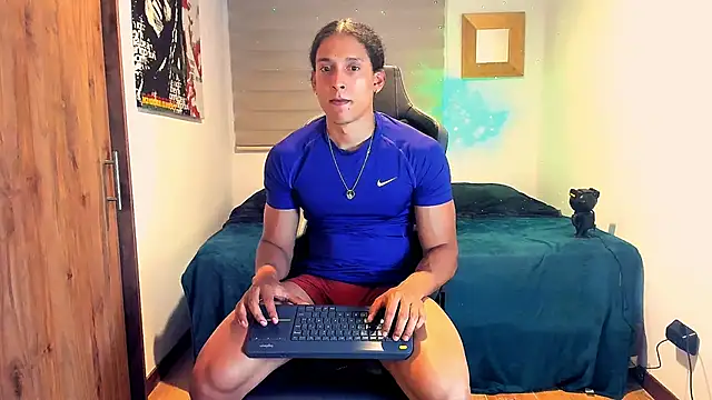 Snapshot of Liam_V chatting on 01/24/25, 03:00 Liam V online show from 01/24/25, 03:00