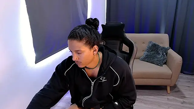 Liam V online show from 04/17/26, 01:47