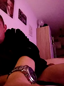 Snapshot of bigdicksperm83 chatting on 03/11/26, 01:55 bigdicksperm83 online show from 03/11/26, 01:55