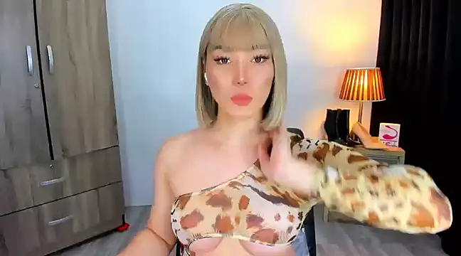 Snapshot of xxHeavenly_AngeLxx chatting on 01/28/25, 07:21 xxHeavenly AngeLxx online show from 01/28/25, 07:21