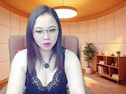 Giuliam online show from 04/18/26, 03:10