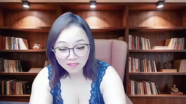 Giuliam online show from 07/18/26, 02:21