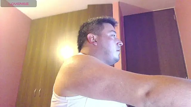 Snapshot of antonycruz chatting on 02/25/26, 01:37 antonycruz online show from 02/25/26, 01:37