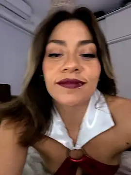 Snapshot of SamyJones9 chatting on 11/01/25, 05:09 SamyJones9 online show from 11/01/25, 05:09