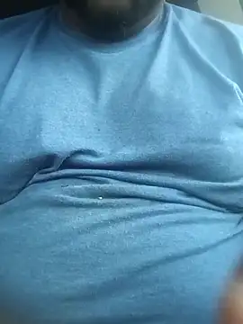 Snapshot of biggreen850 chatting on 02/17/25, 11:31 biggreen850 online show from 02/17/25, 11:31