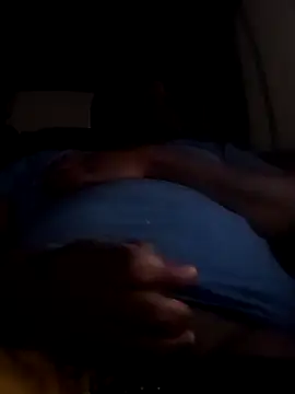 Snapshot of biggreen850 chatting on 02/18/25, 10:49 biggreen850 online show from 02/18/25, 10:49