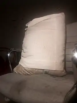 Snapshot of biggreen850 chatting on 03/09/25, 05:28 biggreen850 online show from 03/09/25, 05:28