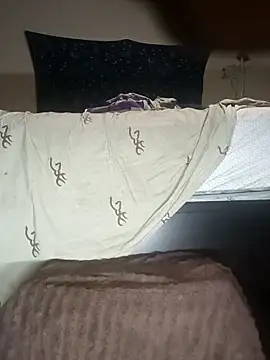 Snapshot of biggreen850 chatting on 10/06/25, 01:03 biggreen850 online show from 10/06/25, 01:03