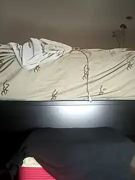 Snapshot of biggreen850 chatting on 10/11/25, 08:51 biggreen850 online show from 10/11/25, 08:51