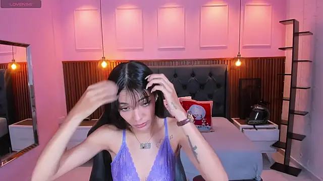 AMELIELEONE online show from 11/18/25, 12:42