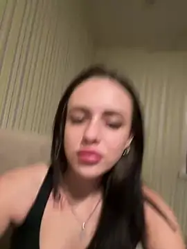 Snapshot of Lisaaan chatting on 12/20/24, 05:04 Lisaaan online show from 12/20/24, 05:04