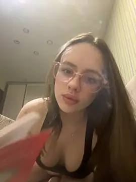 Snapshot of Lisaaan chatting on 01/11/26, 08:25 Lisaaan online show from 01/11/26, 08:25