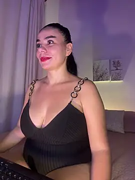 Snapshot of MeganDupont chatting on 12/08/24, 11:51 MeganDupont online show from 12/08/24, 11:51