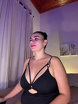 Snapshot of MeganDupont chatting on 12/10/24, 04:13 MeganDupont online show from 12/10/24, 04:13