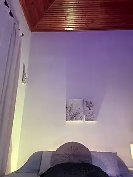 Snapshot of MeganDupont chatting on 12/12/24, 04:15 MeganDupont online show from 12/12/24, 04:15