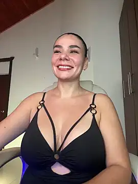 Snapshot of MeganDupont chatting on 12/21/24, 08:10 MeganDupont online show from 12/21/24, 08:10