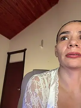 Snapshot of MeganDupont chatting on 01/05/25, 11:33 MeganDupont online show from 01/05/25, 11:33