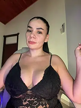 Snapshot of MeganDupont chatting on 01/16/25, 10:44 MeganDupont online show from 01/16/25, 10:44