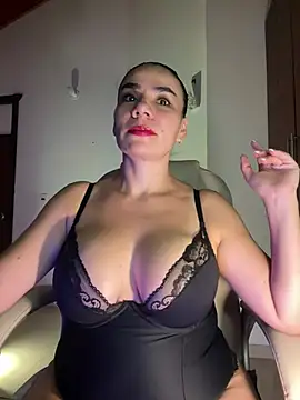 Snapshot of MeganDupont chatting on 02/02/25, 02:27 MeganDupont online show from 02/02/25, 02:27