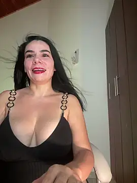 Snapshot of MeganDupont chatting on 02/05/25, 07:53 MeganDupont online show from 02/05/25, 07:53