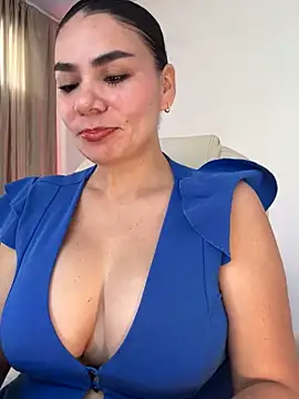 Snapshot of MeganDupont chatting on 10/23/25, 02:05 MeganDupont online show from 10/23/25, 02:05