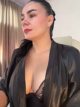 Snapshot of MeganDupont chatting on 10/24/25, 01:07 MeganDupont online show from 10/24/25, 01:07