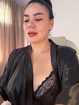 Snapshot of MeganDupont chatting on 11/03/25, 01:23 MeganDupont online show from 11/03/25, 01:23