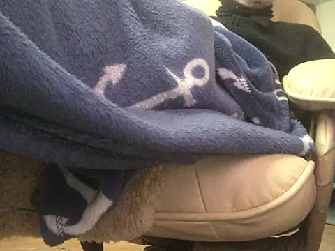 Snapshot of translove chatting on 02/14/25, 11:42 translove online show from 02/14/25, 11:42