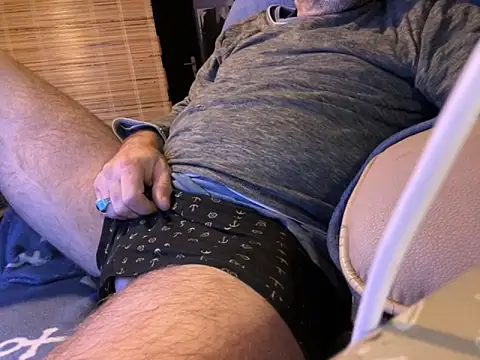 Snapshot of translove chatting on 10/03/25, 01:02 translove online show from 10/03/25, 01:02